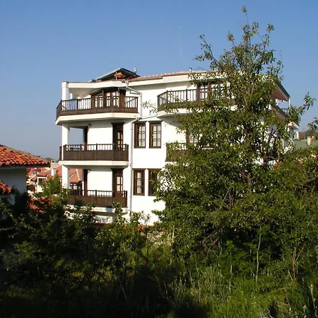Augusta Hotel 2*