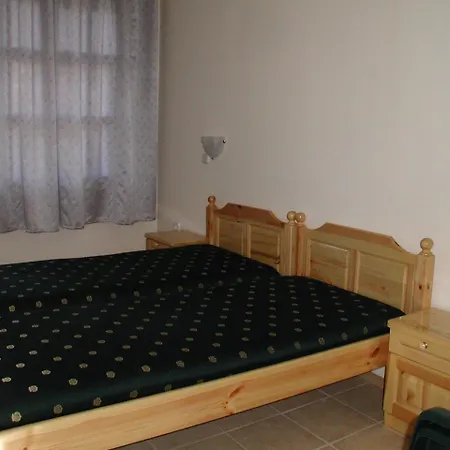 Augusta Hotel